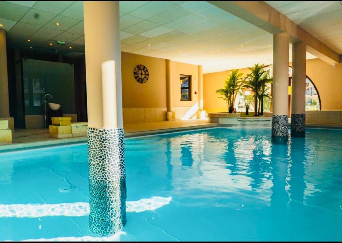 Appartements Avec Piscine Interieure Sauna Parking Etage 1 Au Centre Du Village Dans Residence Cami Real Saint-Lary-Soulan Zewnętrze zdjęcie