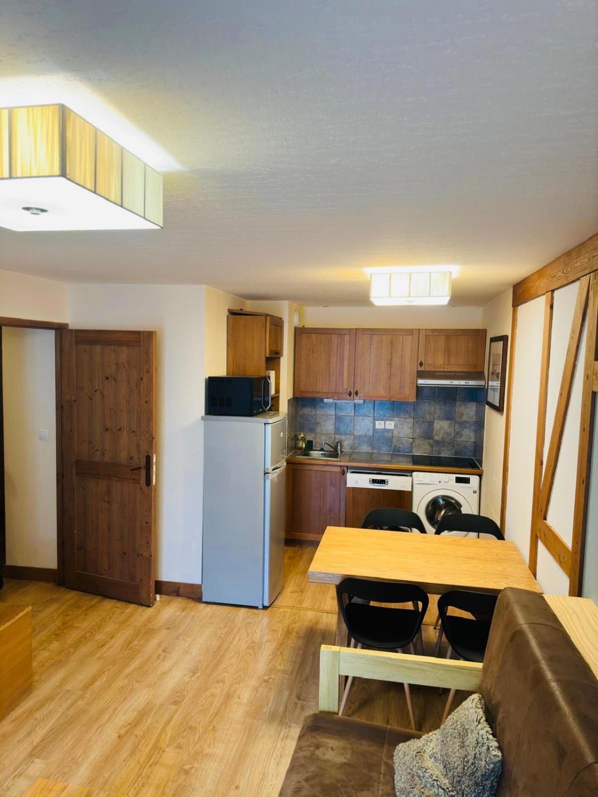 Appartements Avec Piscine Interieure Sauna Parking Etage 1 Au Centre Du Village Dans Residence Cami Real Saint-Lary-Soulan Zewnętrze zdjęcie