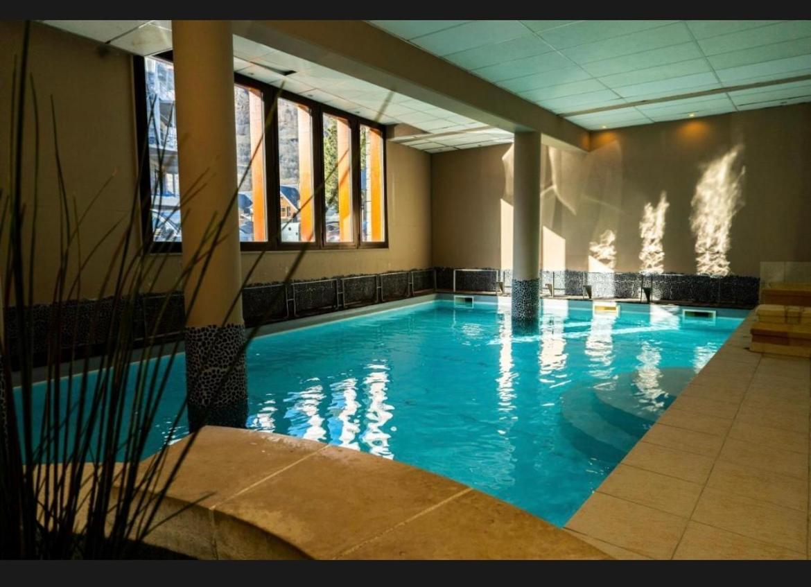 Appartements Avec Piscine Interieure Sauna Parking Etage 1 Au Centre Du Village Dans Residence Cami Real Saint-Lary-Soulan Zewnętrze zdjęcie
